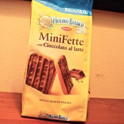 Mini tranches au chocolat au lait Mulino Bianco, comme des biscottes enrobées de chocolat.