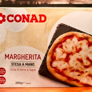 Pizza Conad Margherita roulée à la main surgelée