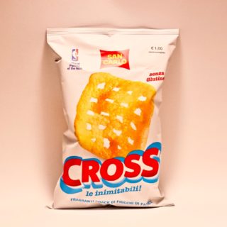 San Carlo Crisps Cross, Kartoffelflocken in Form eines Quadrats.