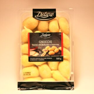 Deluxe Gnocchi di Patate ripieni con Radicchio e Scamorza Lidl, gnocco esterno è molto spesso me lo sarei aspettato più sottile.