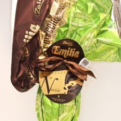 Huevo de Pascua Zaini Emilia Chocolate extra negro 50% cacao con avellanas picadas