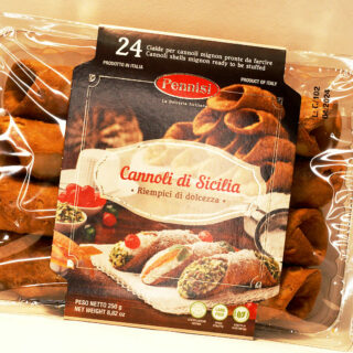 Sicilian cannoli Pennisi Dolceria Siciliana, handmade according to traditional recipes.